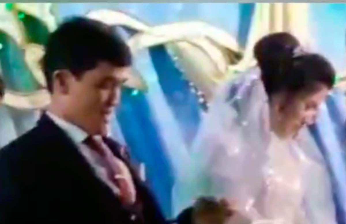 В Узбекистане жених ударил жену на свадьбе — видео