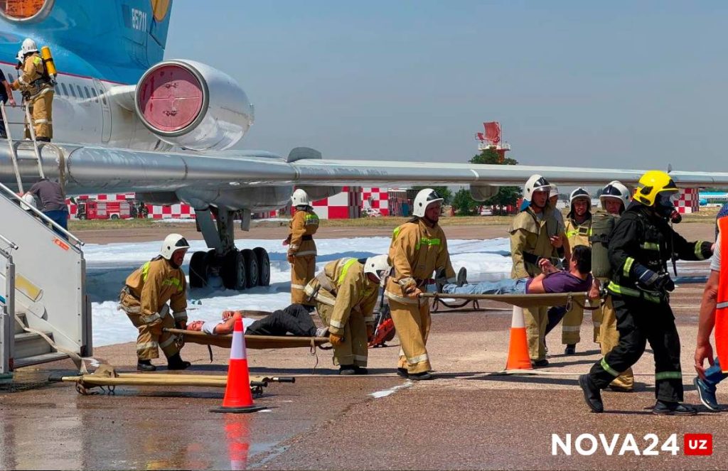 В аэропорту Ташкента «загорелся» самолет — репортаж