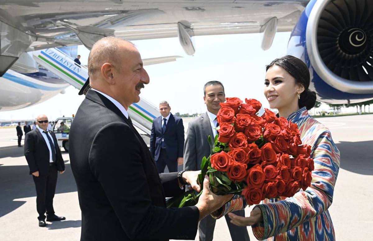 Президент Азербайджана прибыл в Ташкент по приглашению Шавката Мирзиеева