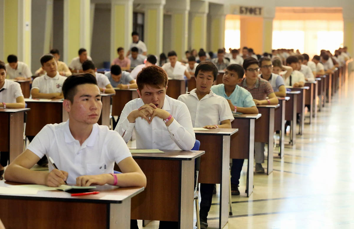 В Узбекистане вступительные экзамены для абитуриентов пройдут в помещениях