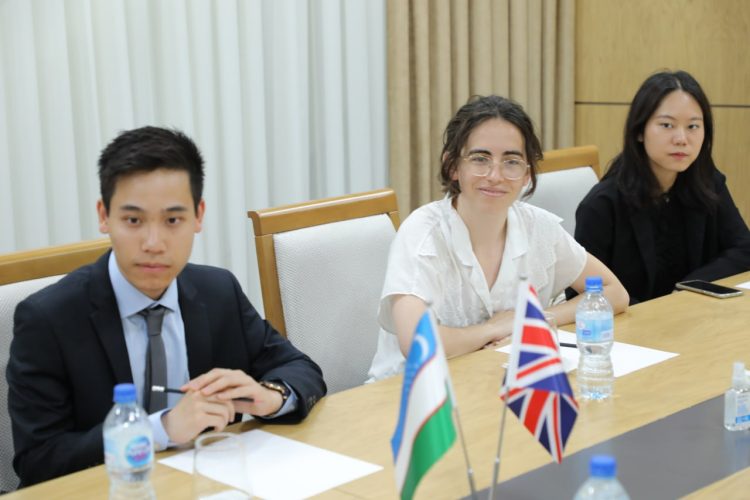 Студентам присвоили звание «Послы молодежного туризма Узбекистана»