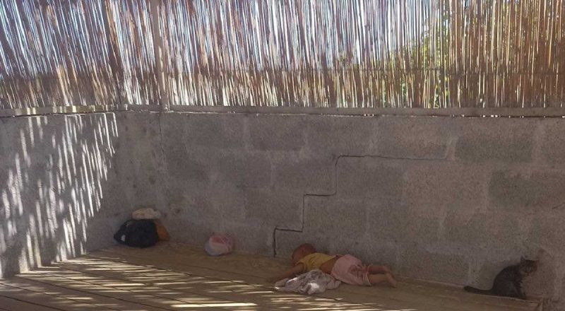 В Бухаре неизвестные оставили грудного ребёнка на жаре в сарае