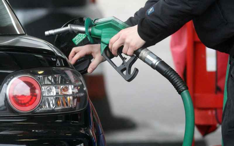 Узбекистан ввел временный запрет на экспорт бензина и дизеля