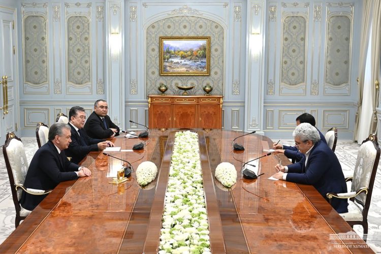 Шавкат Мирзиёев принял делегацию Ирана