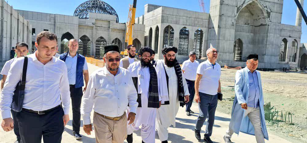 Делегация Талибана посетила мечеть в Самарканде для совершения пятничного намаза