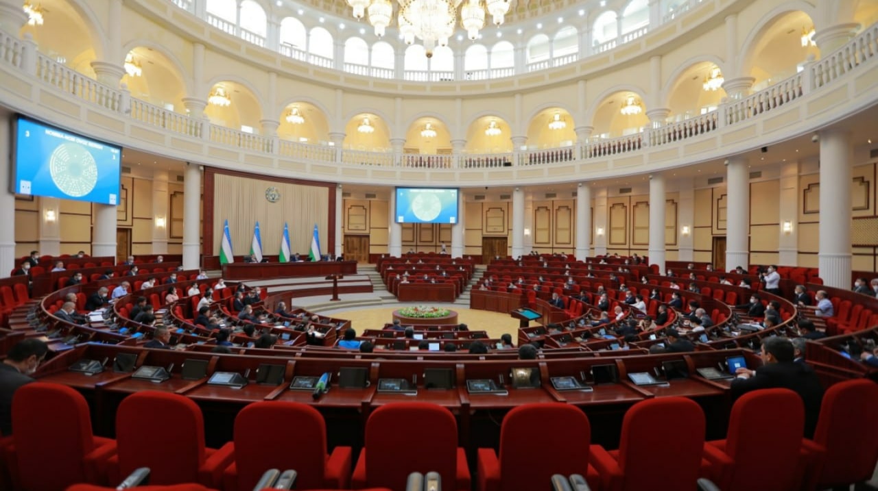 Парламент Узбекистана принял решение сохранить статус суверенитета Каракалпакстана