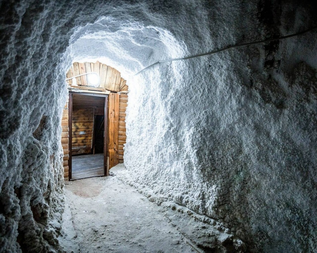В Сурхандарье врачи незаконно используют соляную пещеру «Ходжайкон»