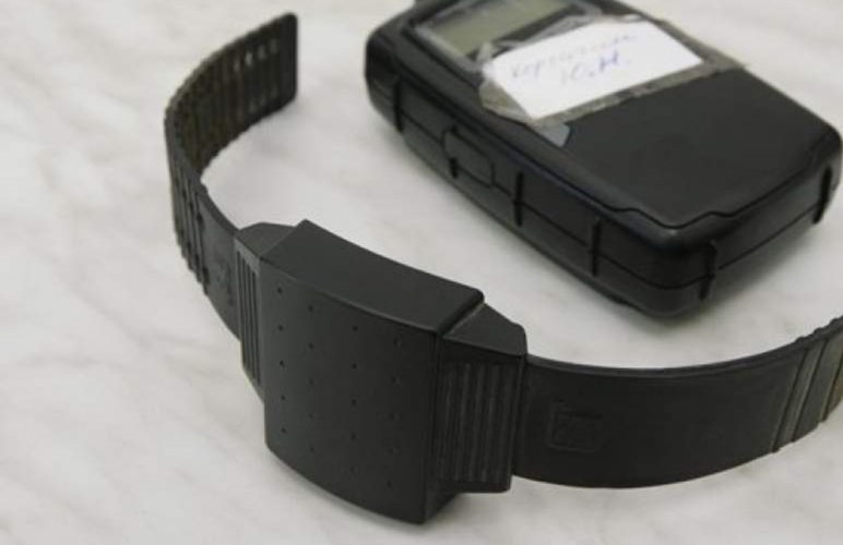 В Узбекистане снова пообещали ввести электронные браслеты для конвоируемых