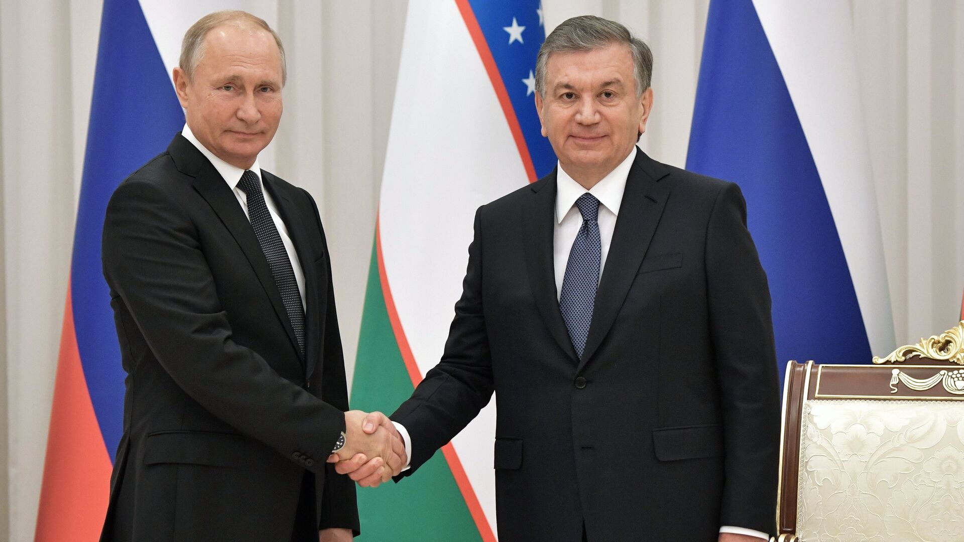 Мирзиеев обсудил с Путиным укрепление отношений и союзничества