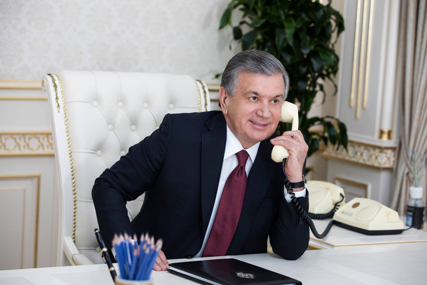 Президент по телефону поздравил мужскую сборную Узбекистана по шахматам