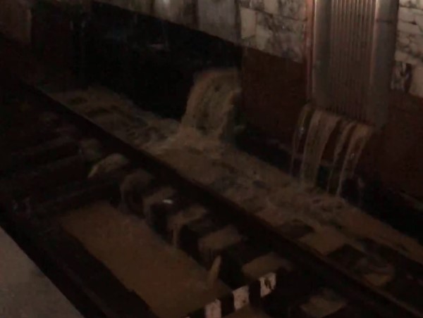 В Ташкенте затопило станцию метро «Буюк Ипак Йули»