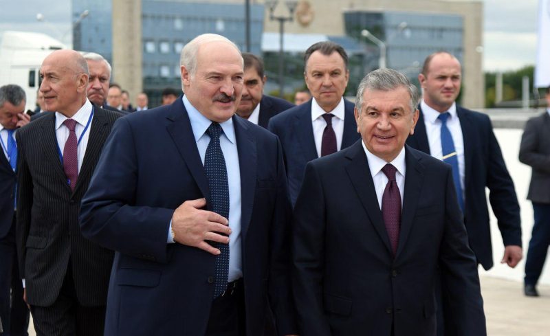 Лукашенко поздравил Мирзиёева и народ Узбекистана с приближающимся Днем независимости