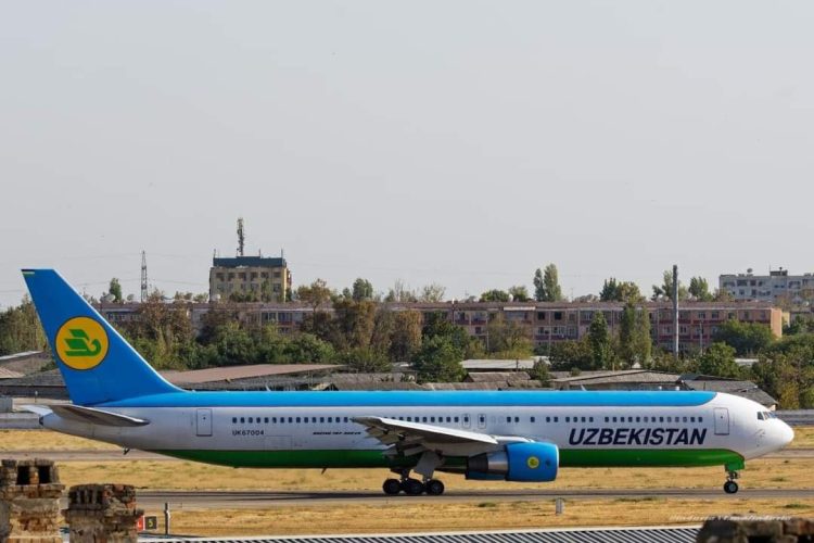 Самолет UzAirways не долетел из Ташкента до Андижана