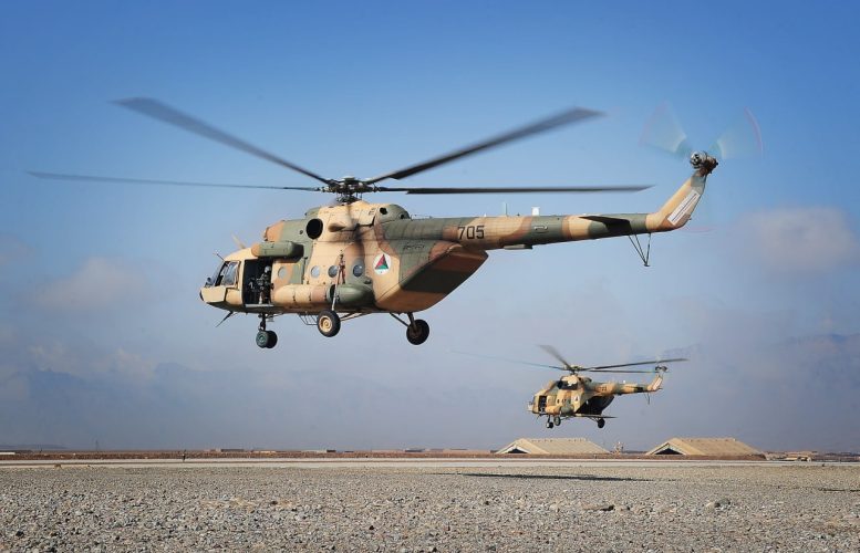 Талибы попросили Узбекистан вернуть угнанные вертолеты