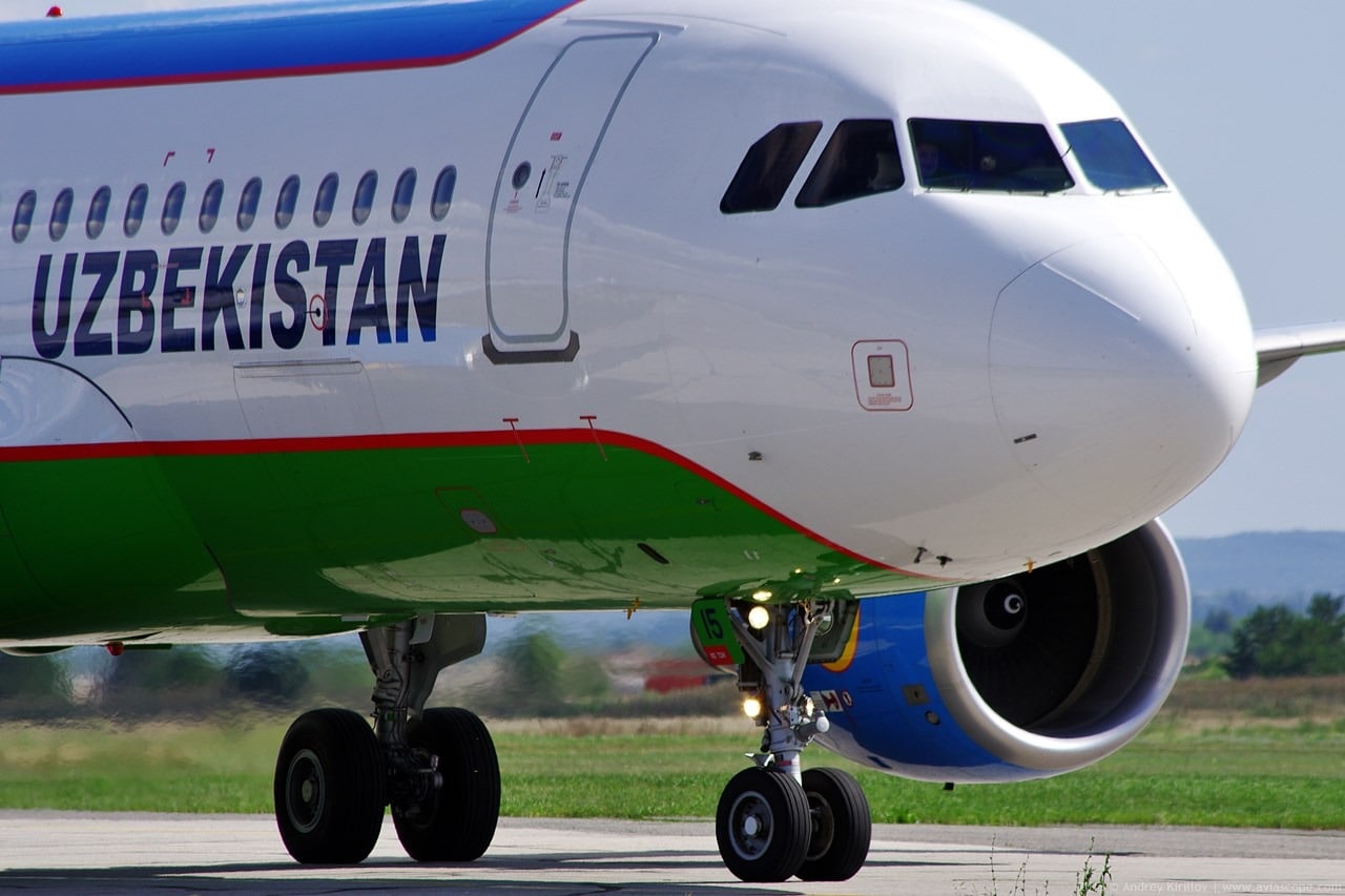 Пятеро пассажиров рейса Анталья-Ташкент подрались на борту самолета