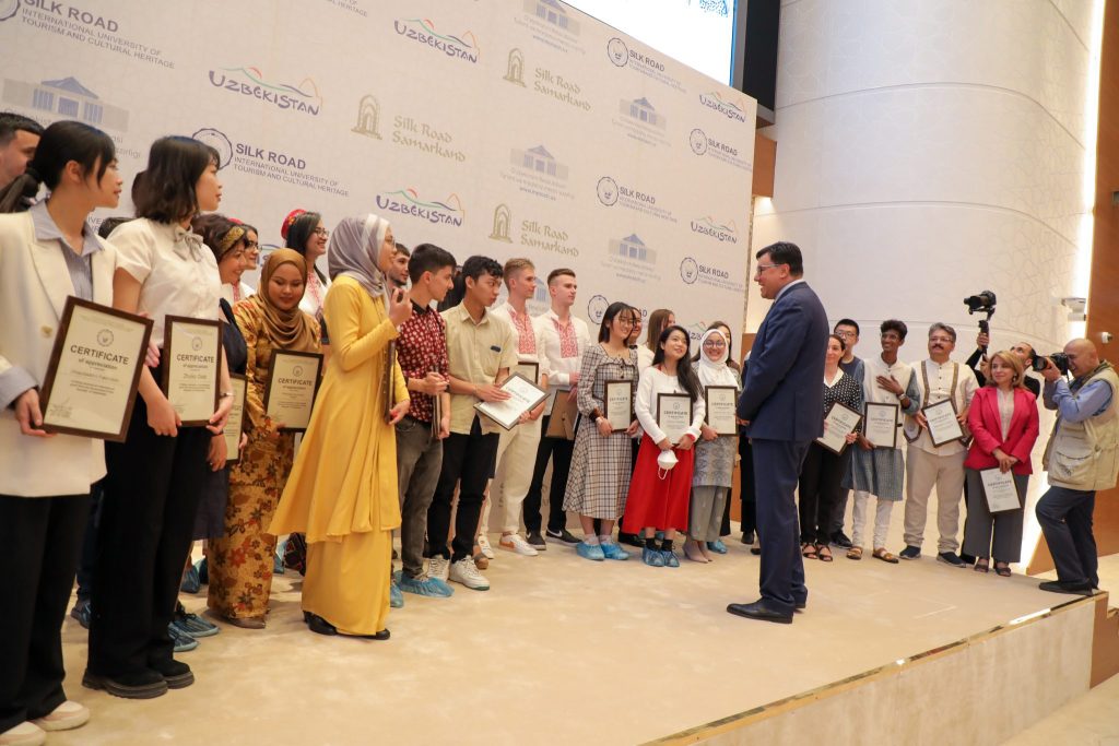 В Самарканде прошла церемония вручения наград «Подвижникам туризма» — фото