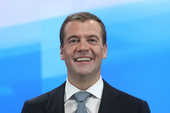 Добро пожаловать домой, в Россию, — Медведев об итогах референдумов