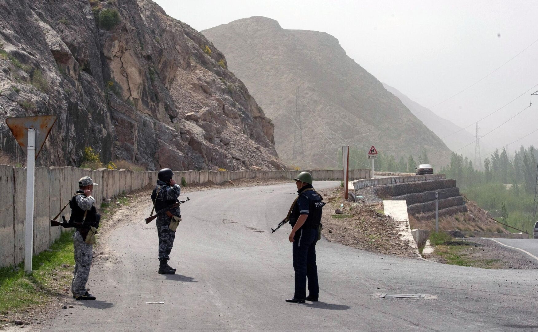 На границе Кыргызстана, Таджикистана и Узбекистана проходят переговоры силовых структур