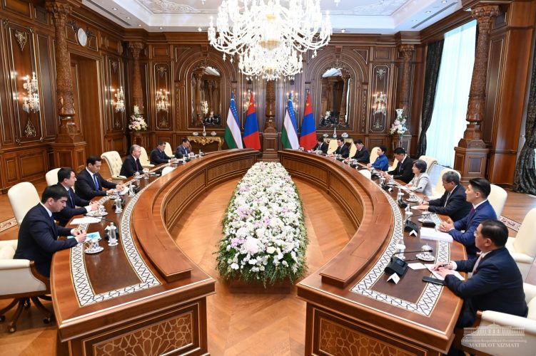 Президенты Узбекистана и Монголии рассмотрели вопросы сотрудничества