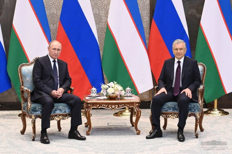 Мирзиёев и Путин подписали инвестиционные соглашения на миллиарды долларов