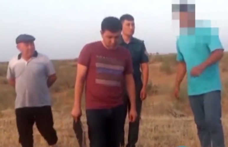 В Навои задержали группу мужчин за попытку незаконно попасть в Казахстан