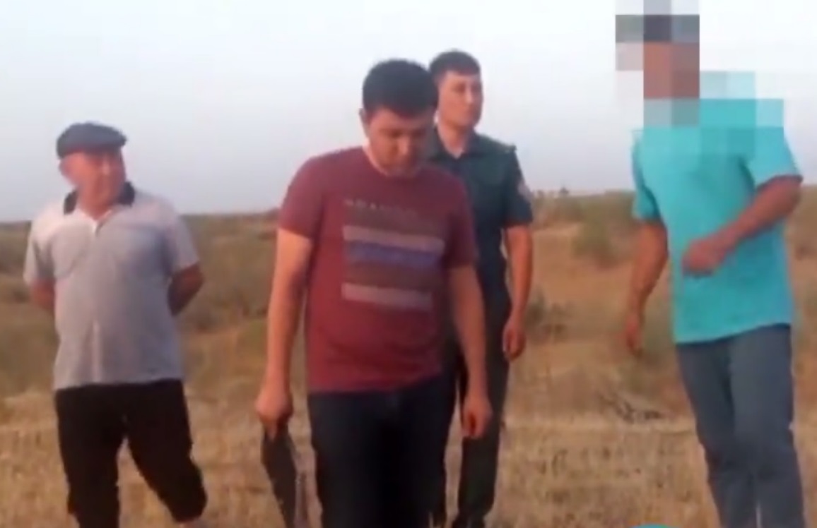 В Навои задержали группу мужчин за попытку незаконно попасть в Казахстан