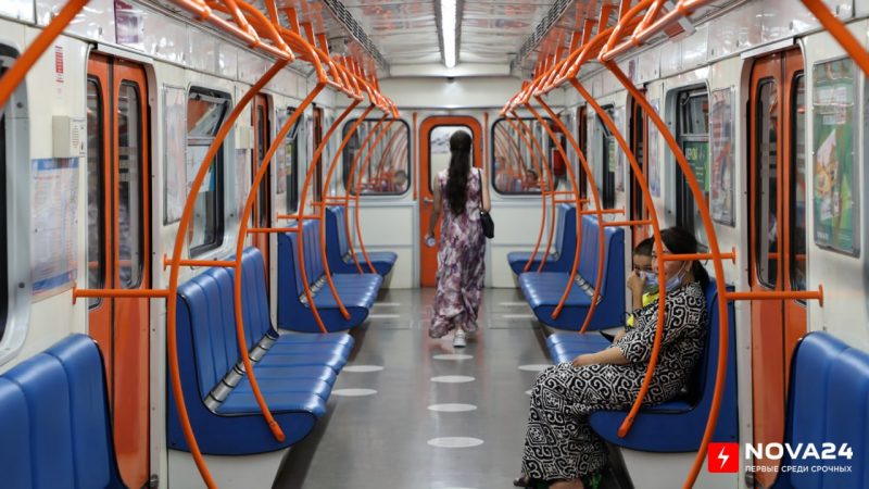В ташкентском метро поезд простоял более 15 минут на одной из станций