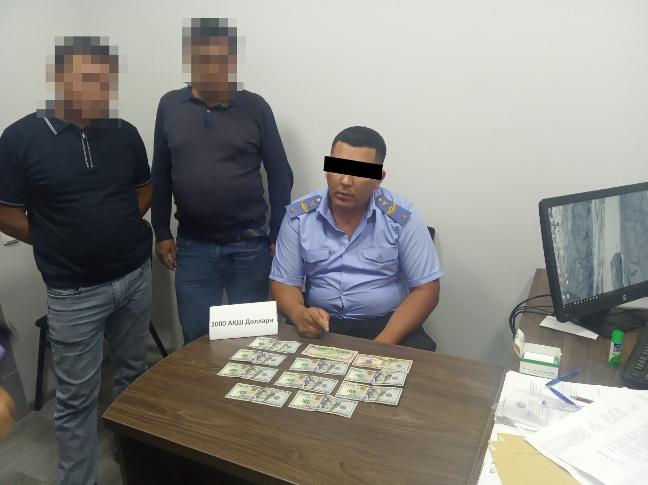 В Ташкенте сотрудник метрополитена попался на взятке в тысячу долларов