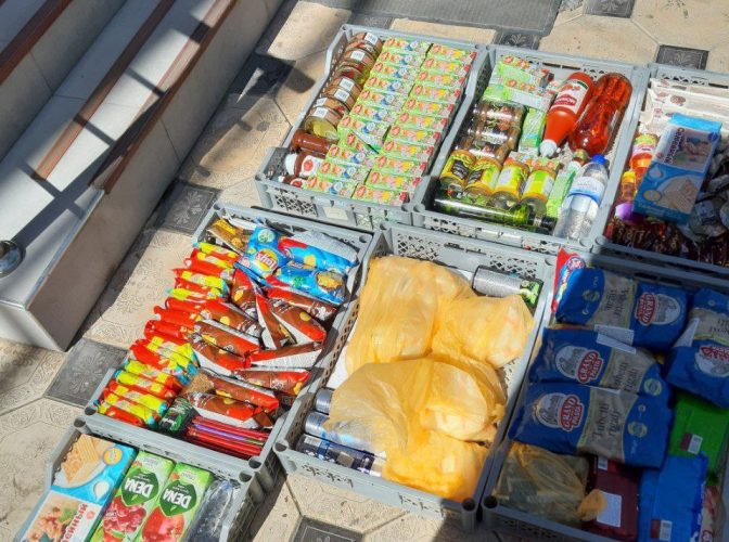 В одном из районов Ташкента нашли склад с тоннами просроченных продуктов