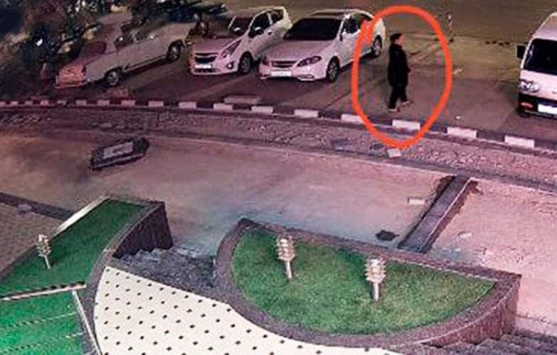 В Ташкенте неизвестные похитили дренажные решетки на одной из улиц