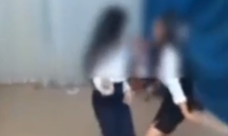 «Не достойно узбекской нации»: В Навои оштрафовали родителей за танцы детей
