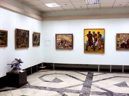 В Париже покажут коллекцию из музея Савицкого