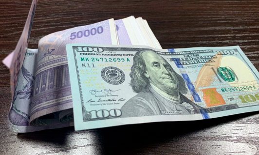 В Ташкенте в некоторых банках начали ставить ограничения на покупку доллара
