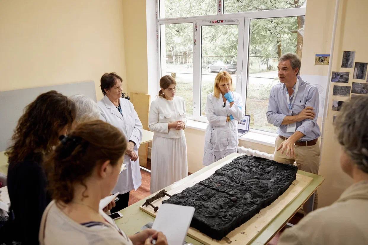 Специалисты Узбекистана и Франции отреставрировали 70 артефактов
