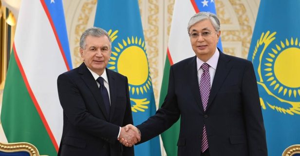 Мирзиёев и Токаев обсудили международную проблематику