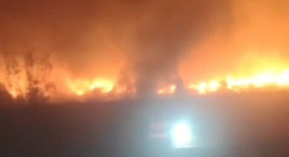 В Андижане устанавливают причину крупного пожара в жилом доме