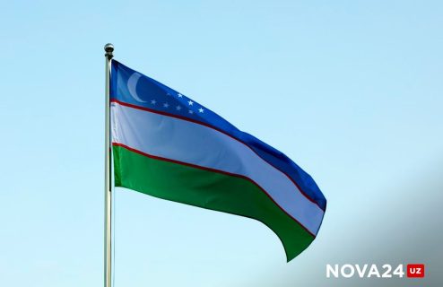В Узбекистане жителям могут разрешить вывешивать государственный флаг
