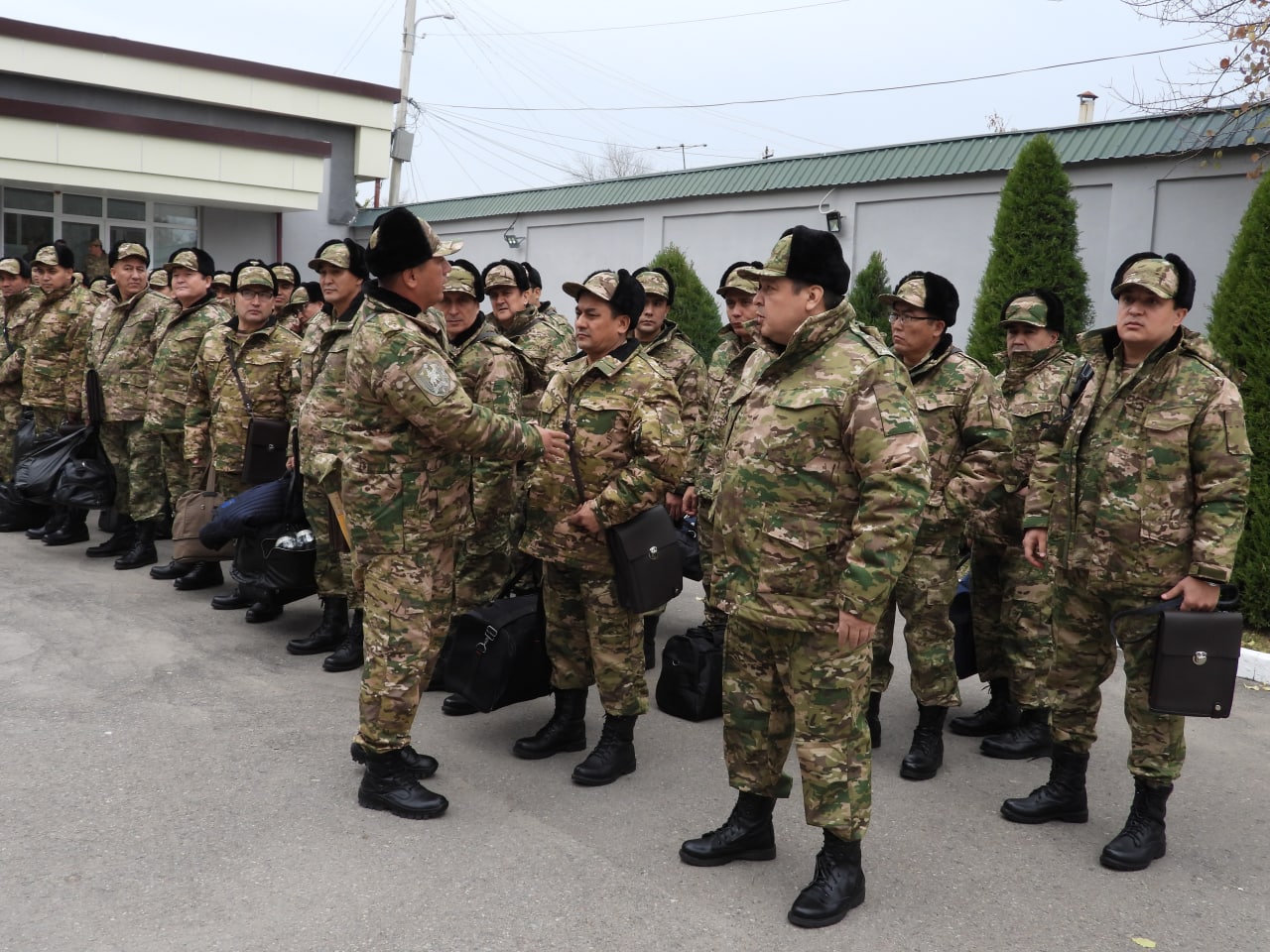 На полигоне «Чирчик» организовали военные сборы для чиновников и руководителей
