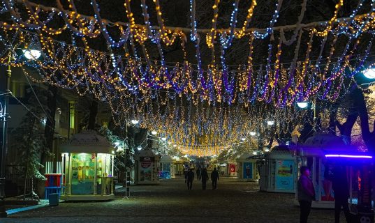 Узбекистан вошел в ТОП популярных стран среди россиян для новогодних праздников