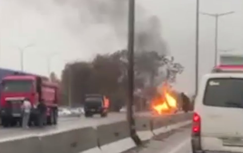 В Ташобласти произошло ДТП: Загорелась машина