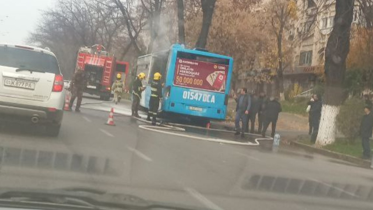 В Ташкенте снова вспыхнул пожар в пассажирском автобусе