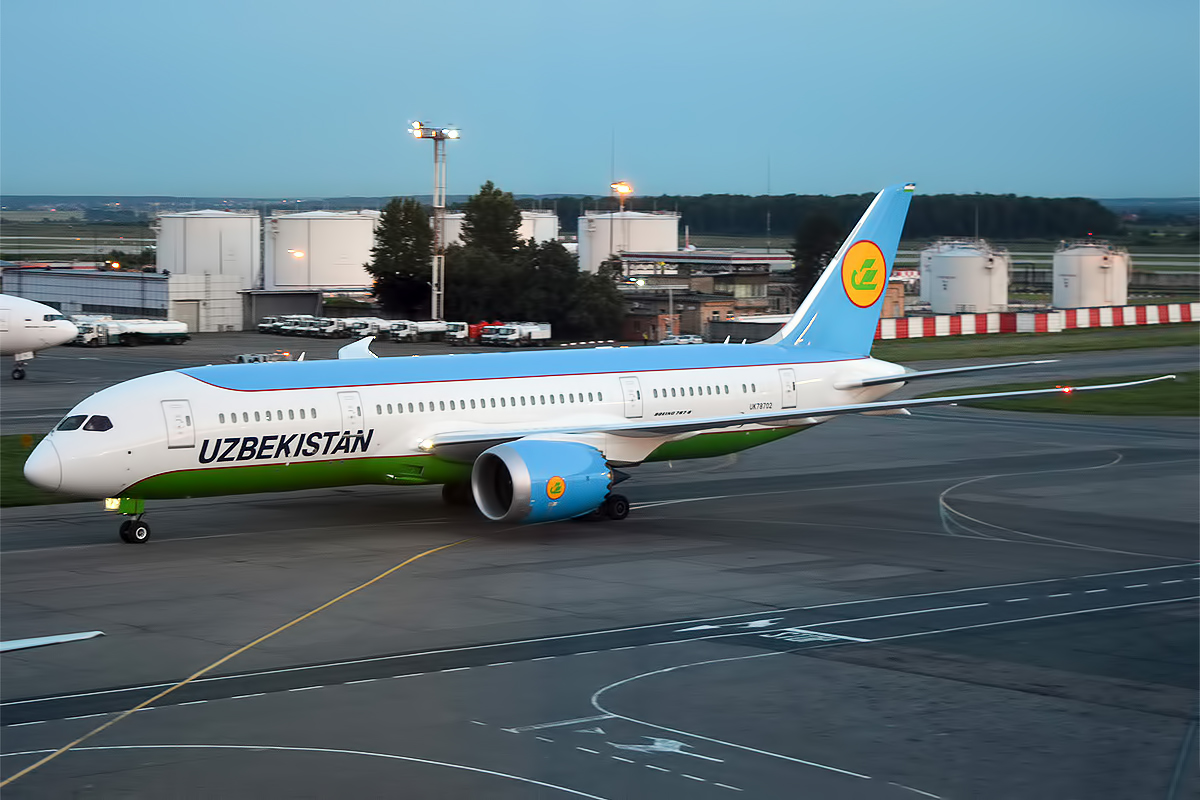 Рейс из Москвы не смог приземлиться в Ташкенте