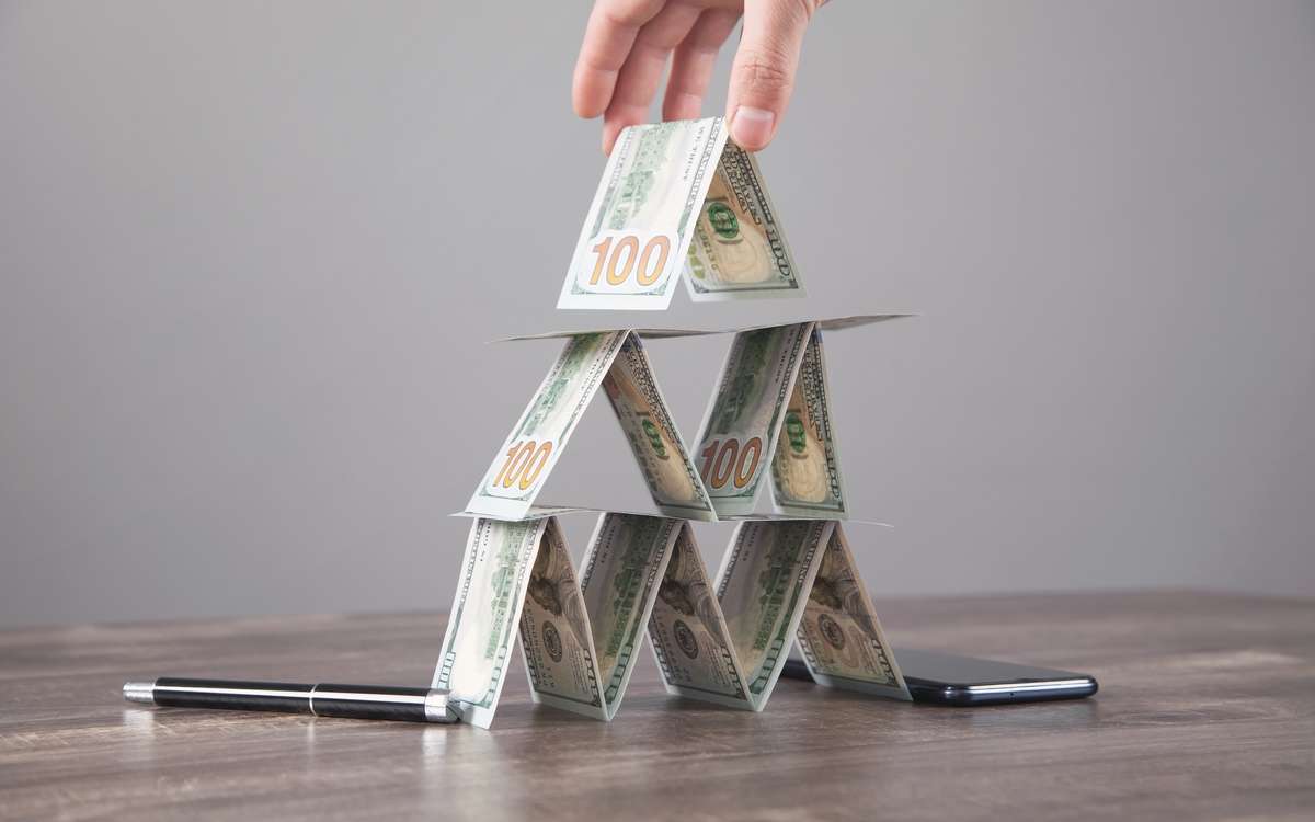 В Ташкенте парень создал финансовую пирамиду на миллион долларов