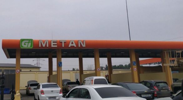 В Узбекистане закрыли сотни заправок за повышение цены на бензин