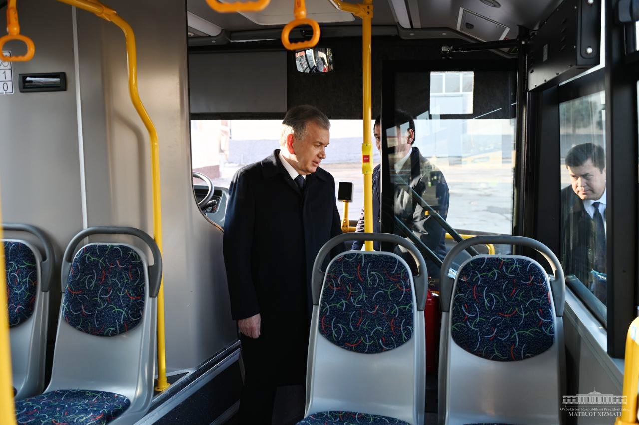 Президент поручил сократить интервалы между автобусами в Ташкенте