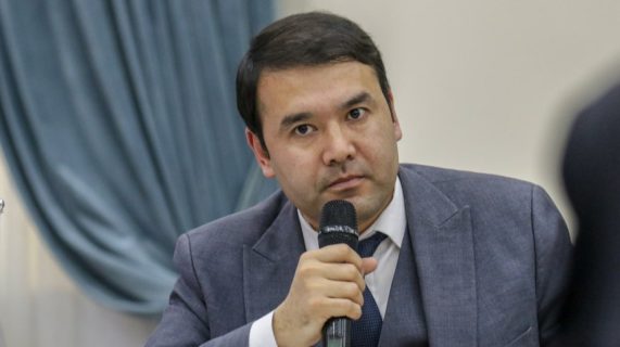 Выяснилась возможная причина ухода Расула Кушербаева из депутатов