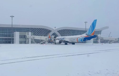 Снегопад парализовал работу аэропорта в Самарканде
