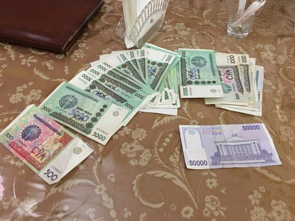 Узбекистанцы почти перестали пользоваться купюрами в 1000 сумов