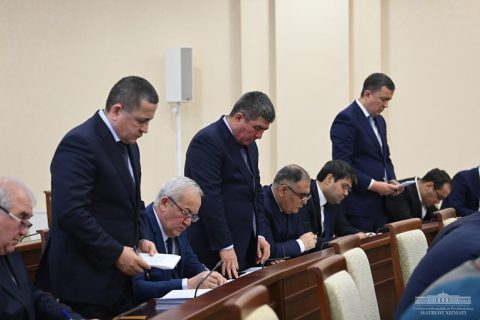 Ещё несколько чиновников поплатились должностями за холод в домах узбекистанцев