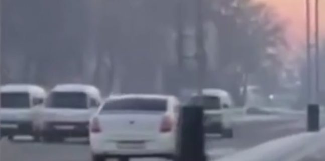 В Карши водитель хотел прославиться в соцсетях опасным вождением — видео